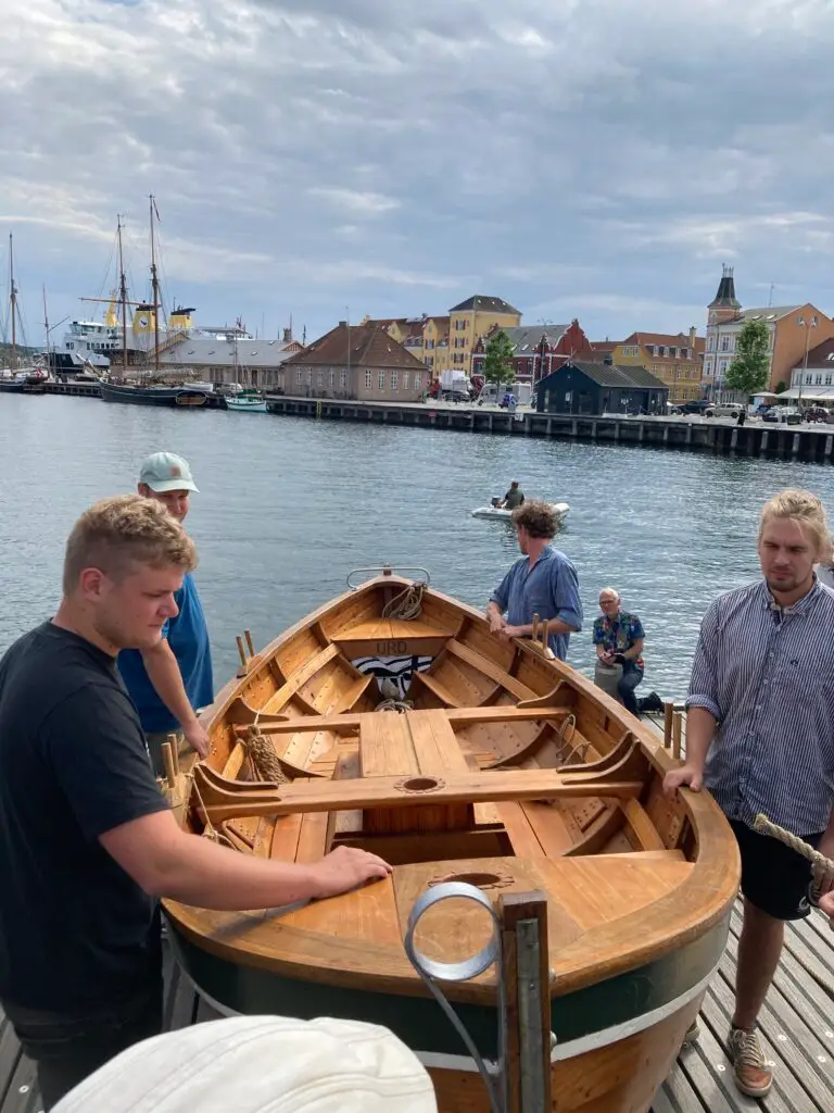 søsætning nybygget jolle svendborg maritimt kulturværksted aktiviteter